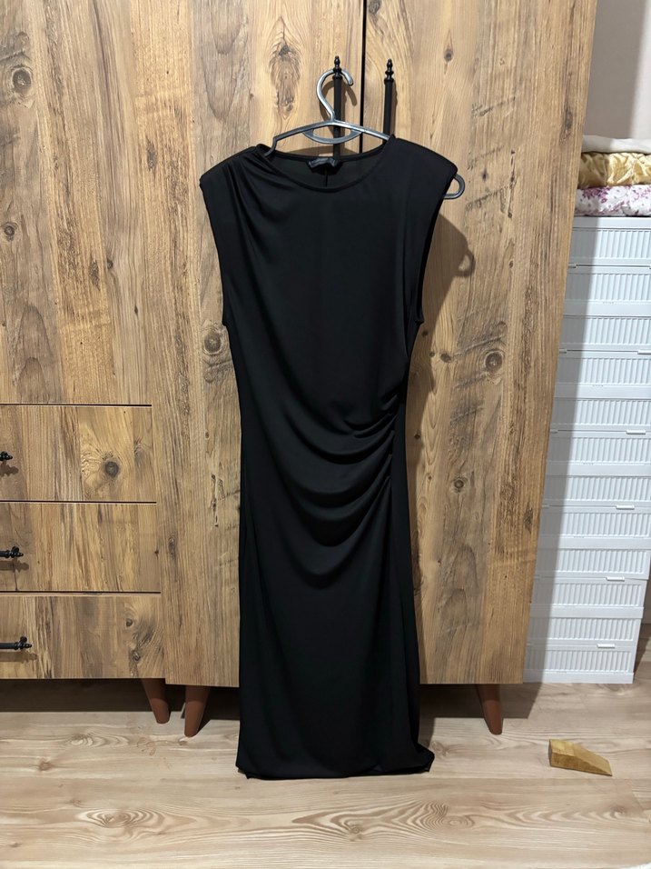 Stardivarius Siyah Kolsuz Drapeli Elbise - Görsel 2