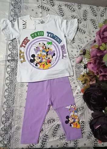 5 Yaş Beden mor Renk Zara etiketli taytlı kız çocuk takım 