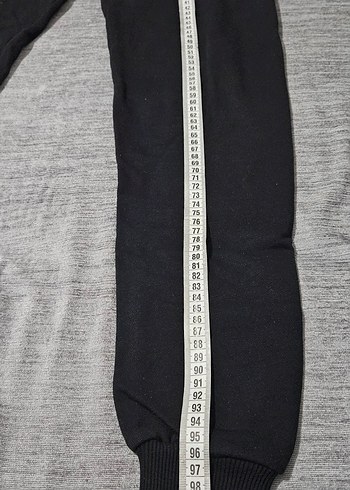 Criminal Damage Skinny Rose Printed Sweatpants in Black - Görsel 4