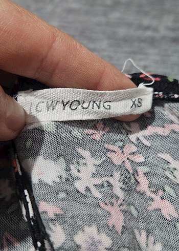 Çiçek Desenli Kısa Tulum - Görsel 4