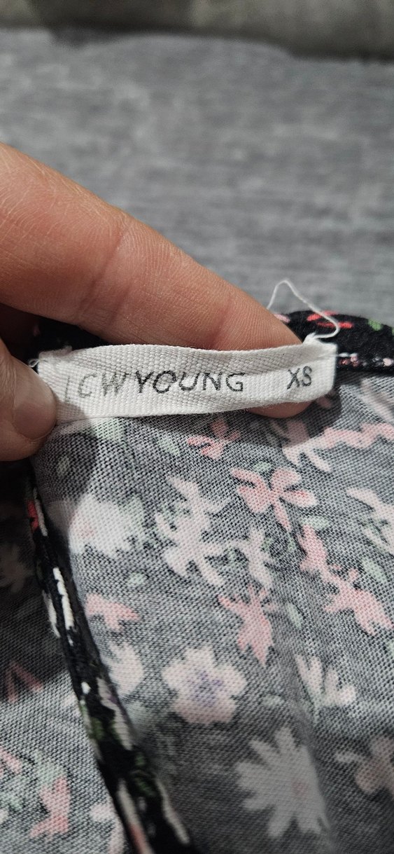 Çiçek Desenli Kısa Tulum - Görsel 4