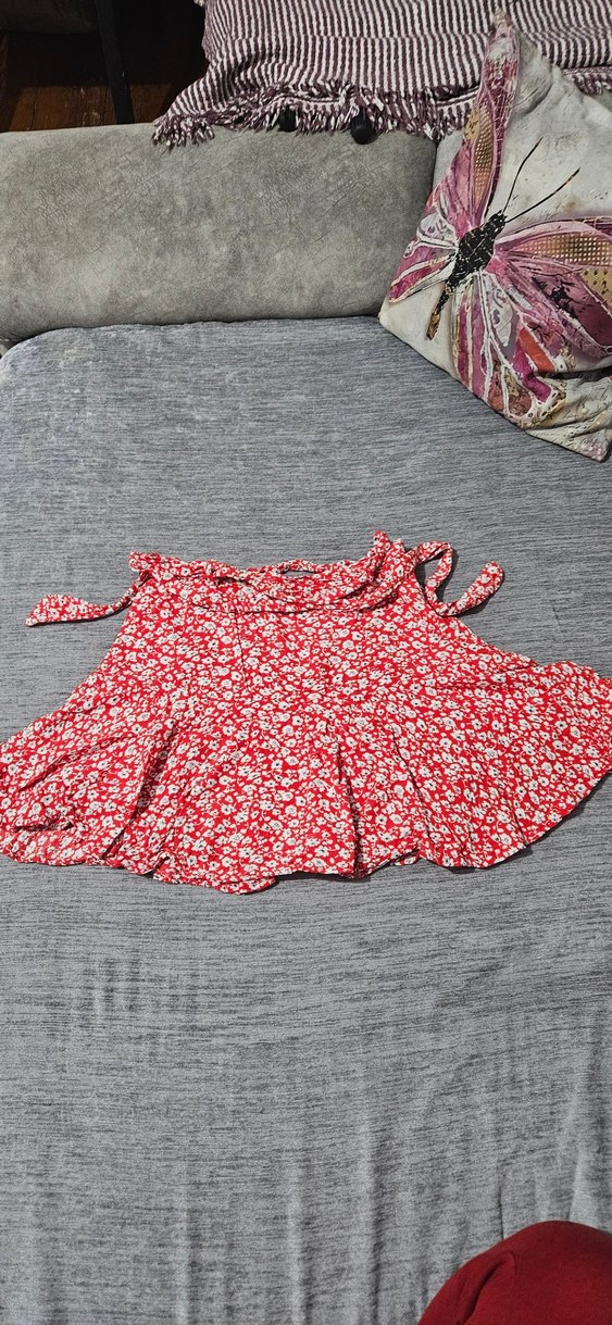 Kırmızı Çiçekli Fırfırlı Mini Etek - Görsel 2