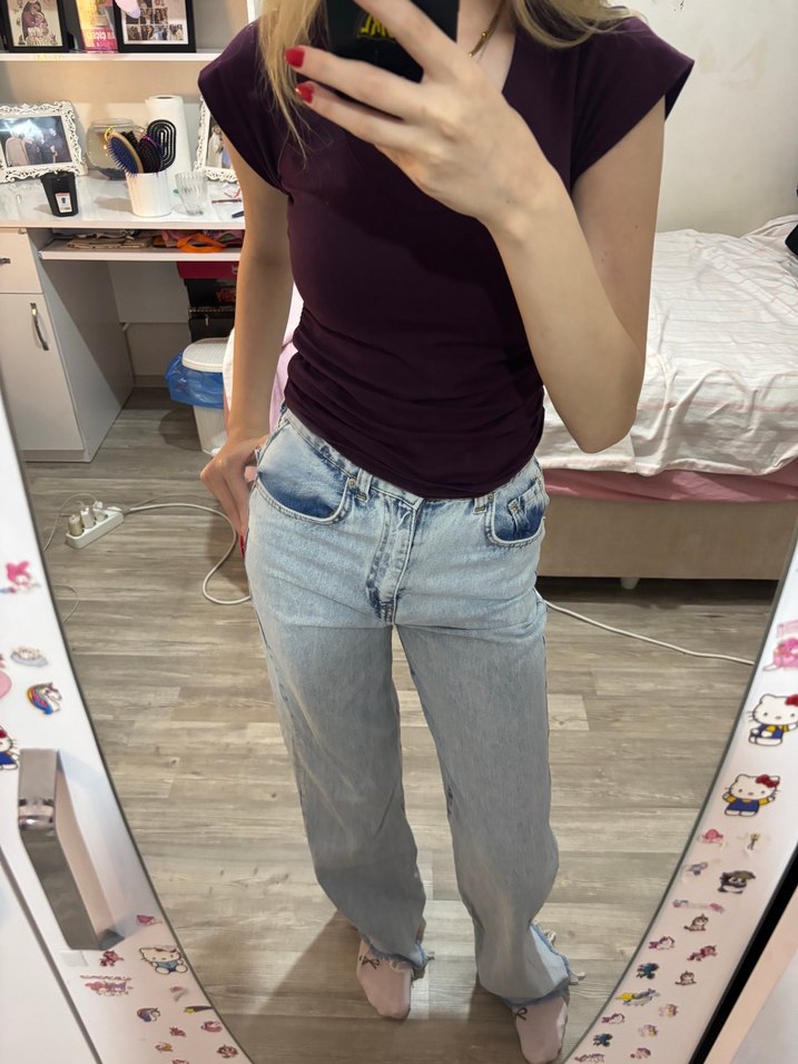 Koyu Mor Kısa Kollu Üst & Açık Mavi Jean — görsel 2/4