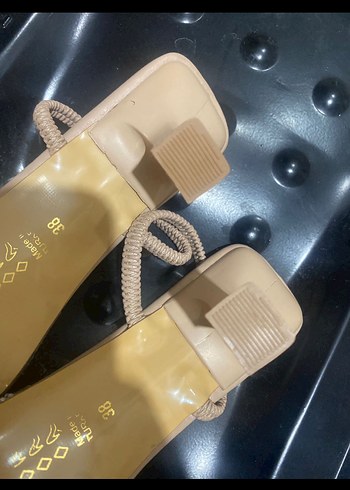 Beyaz İşlemeli İnci Detaylı Stiletto - Görsel 2