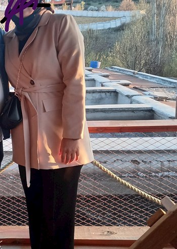 Bej Kemerli Kadın blazer ceket