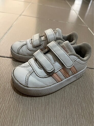 23 Beden Adidas ayakkabı