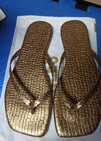 Altın Renk Yılan Desenli İnce Topuklu Terlik - Görsel 6