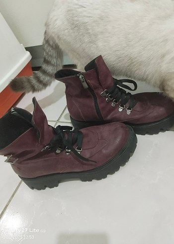 Bordo , fermuarlı ve bağcıklı rahat bot. - Görsel 3
