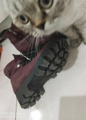 Bordo , fermuarlı ve bağcıklı rahat bot. - Görsel 2