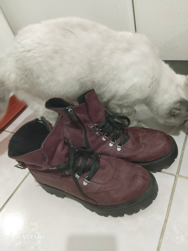 Bordo , fermuarlı ve bağcıklı rahat bot. - Görsel 4