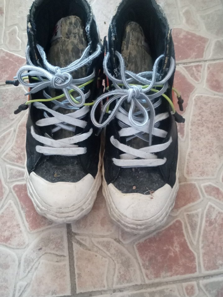 Gri Beyaz Punk Tarzı Erkek Ayakkabı Bağcığı - Görsel 2