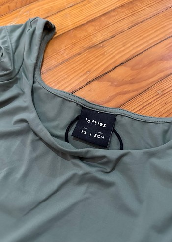 Lefties Kısa Crop Top - Görsel 3