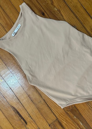 Bej Yüksek Yakalı Kolsuz Kadın Body - Görsel 2