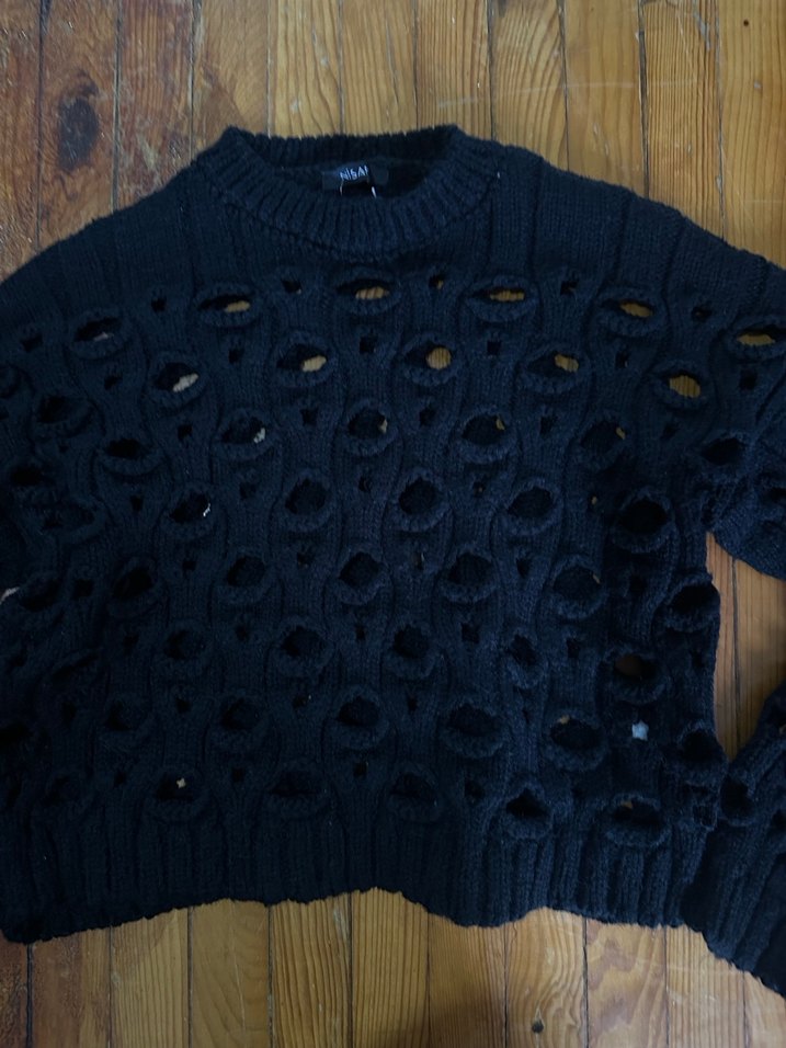 Delikli Siyah Örgü Kazak - Görsel 2