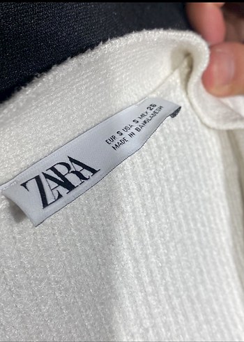 Düğmeli Beyaz V Yaka Kadın Hırka - Görsel 4