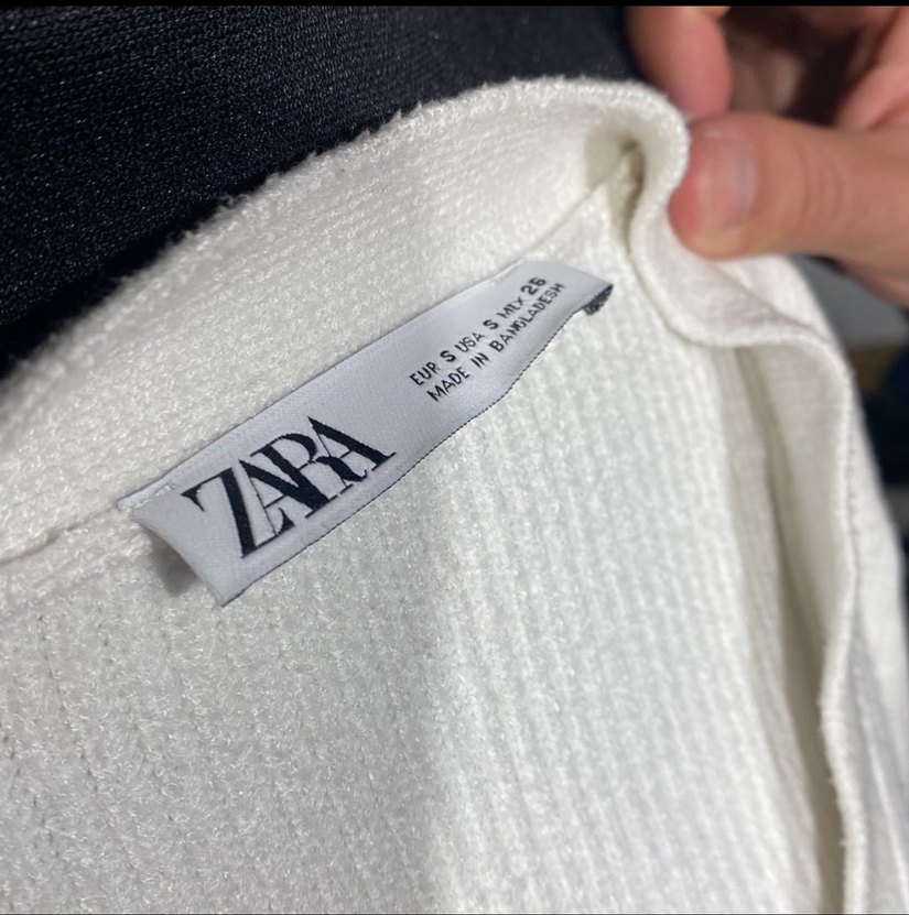 Düğmeli Beyaz V Yaka Kadın Hırka - Görsel 4