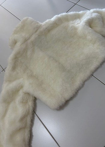 Beyaz Kürk Detaylı Midi Kadın Mont - Görsel 4