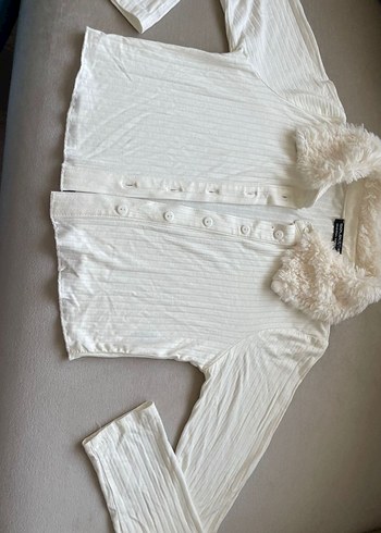 Kadın Beyaz Pamuklu Kürklü Uzun Kollu Gömlek - Görsel 2