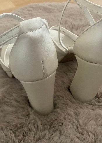 topuklu beyaz ayakkabı - Görsel 4
