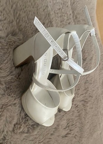 topuklu beyaz ayakkabı - Görsel 2