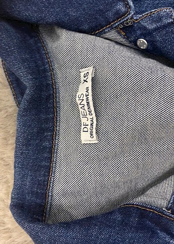 Düğmeli Mavi Kadın Kot Ceket - Görsel 2