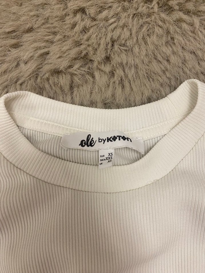 Kadın Beyaz Uzun Kollu Crop Top - Görsel 2