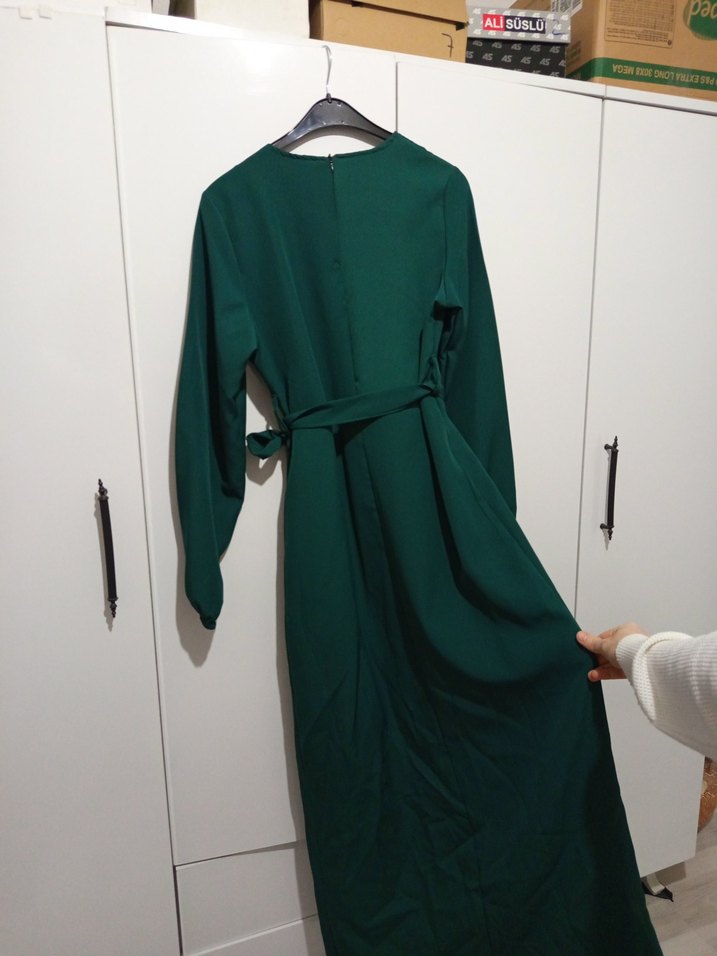 Kemerli Uzun Kollu Yeşil Elbise - Görsel 2