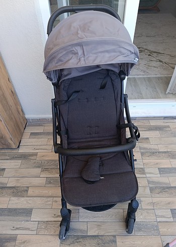 Gri ve kahverengi bebek arabası - Görsel 2