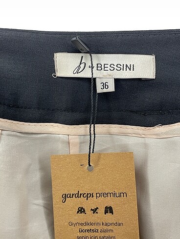 36 Beden siyah Renk Bessini Midi Etek %70 İndirimli.