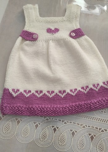 Beyaz ve Mor Nakışlı Örgü Kız Elbisesi