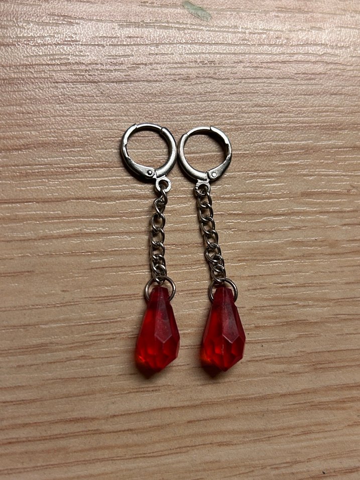 Hxh Kurapika cosplay Kırmızı Zincir Detaylı Midi Küpe - Görsel 2