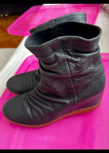 Gizli topuklu kadın bot - Görsel 5