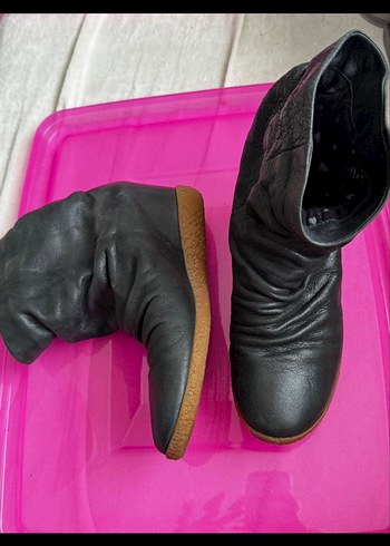 Gizli topuklu kadın bot - Görsel 3