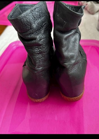 Gizli topuklu kadın bot - Görsel 6