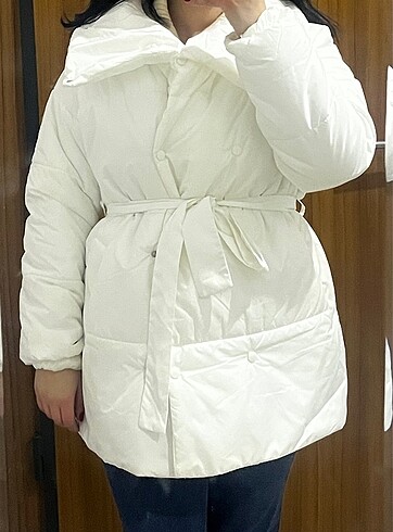 Zara Kemerli şişme mont