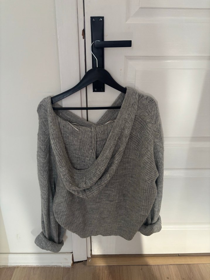Gri V Yakalı Örgü crop Kazak - Görsel 2
