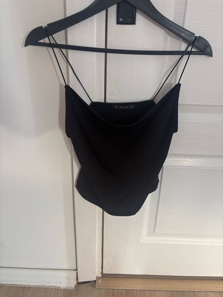 Siyah degaje Yaka İnce Askılı Drapeli Kadın Atlet - Görsel 2