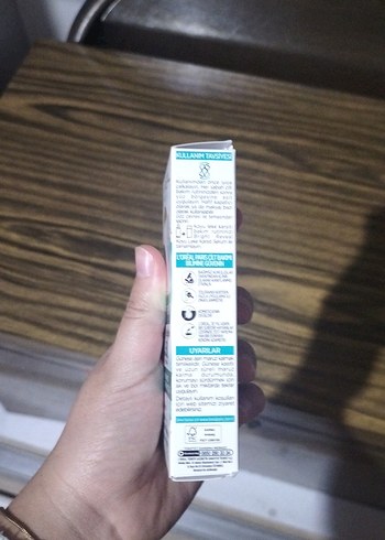 L'Oréal Bright Reveal SPF 50 Renkli Güneş Kremi - Görsel 2