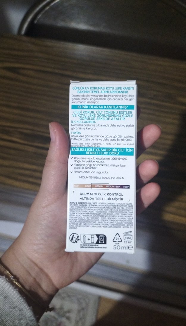 L'Oréal Bright Reveal SPF 50 Renkli Güneş Kremi - Görsel 3