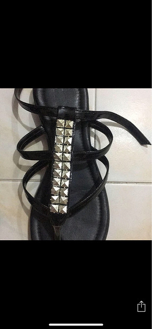 37 Beden siyah Renk Derimod sandalet
