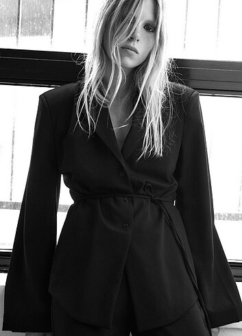 ZARA KEMERLİ BLAZER 