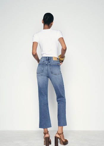 Zara ZARA HIGH-WAIST MINI FLARE JEAN