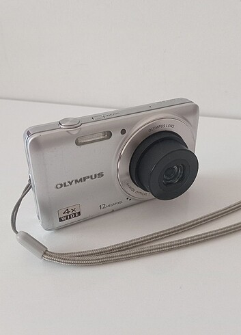 Olympus D700 Dijital Fotoğraf Makinesi 12.0 Megapiksel 4X Zoom G