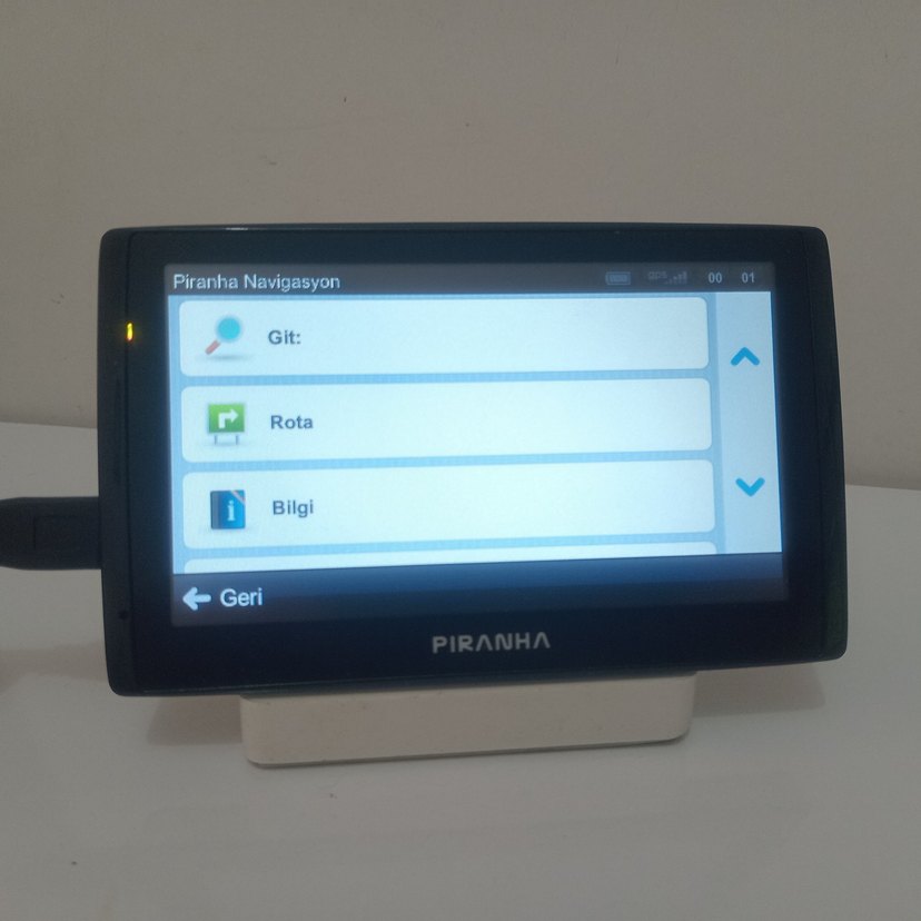Piranha noTraffic M Type 5.0 İnç Navigasyon Cihazı - Görsel 2
