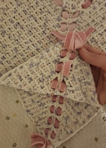 El örgüsü Bej Nakışlı bebek Battaniyesi - Görsel 2