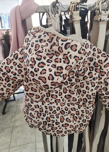 Kız Çocuk Leopar Desenli  Mont - Görsel 2