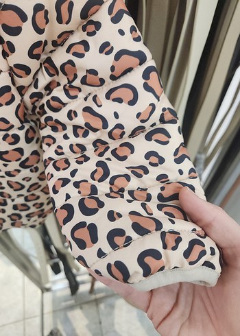 Kız Çocuk Leopar Desenli  Mont - Görsel 3