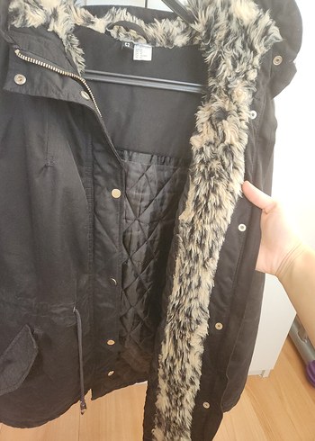 Siyah Kadın Midi Boy Kürklü mont - Görsel 3