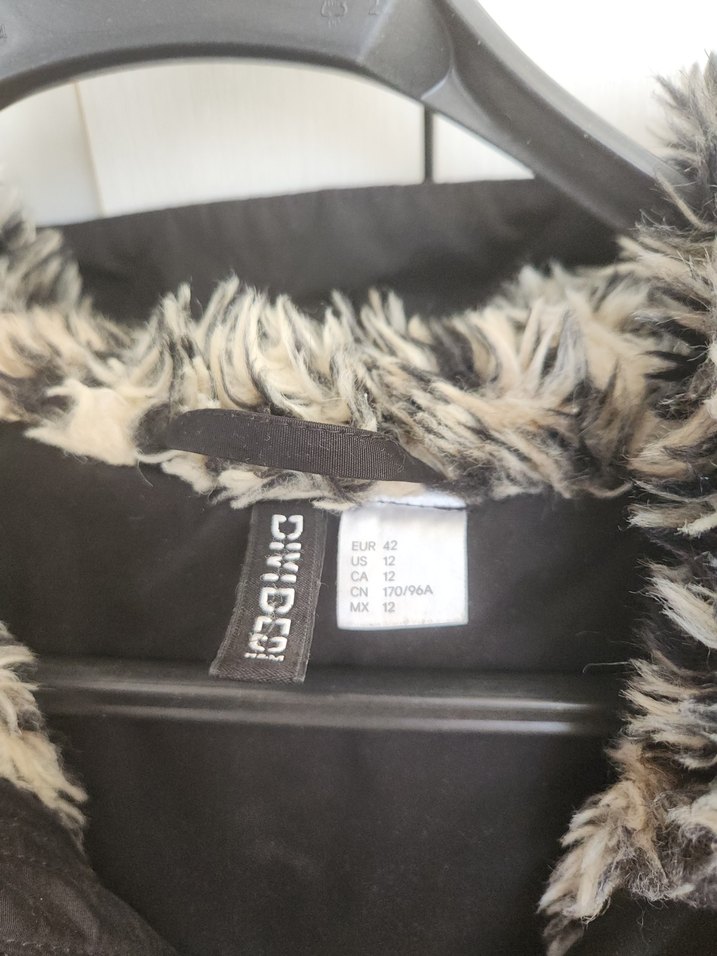 Siyah Kadın Midi Boy Kürklü mont - Görsel 2