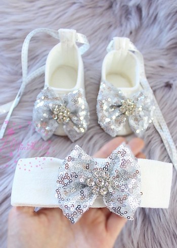 Gümüş fiyonklu bebek saç bandı patik set - Görsel 2